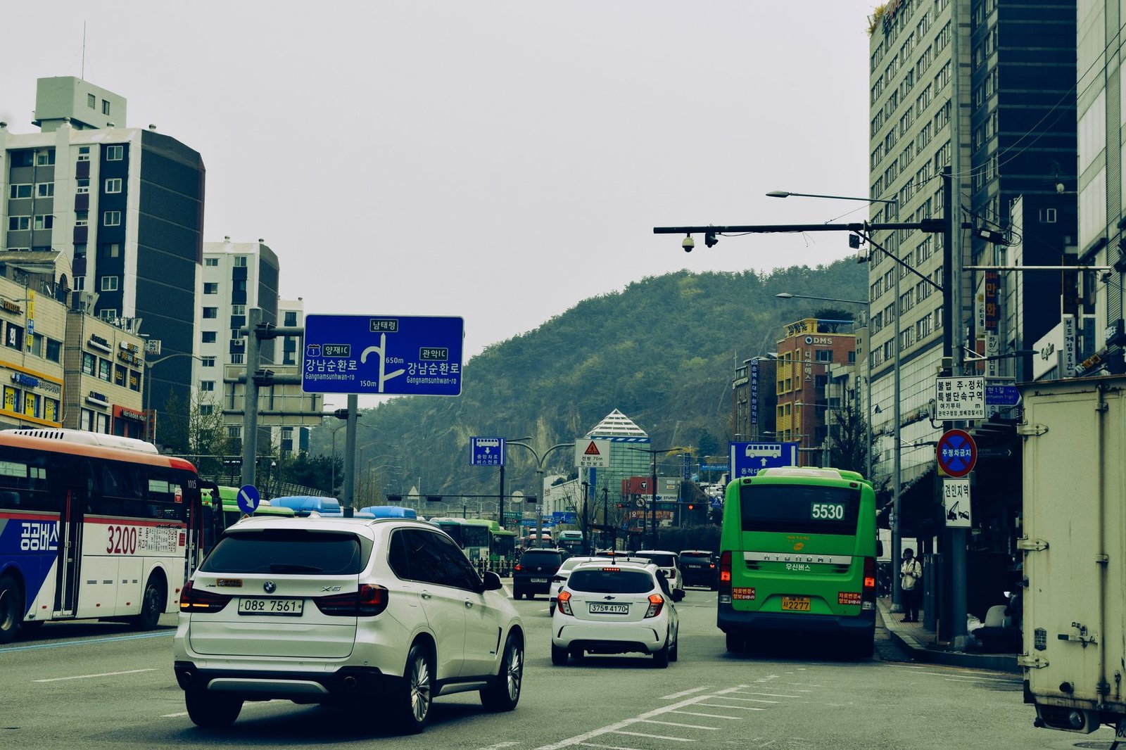 traffic on street in seoul